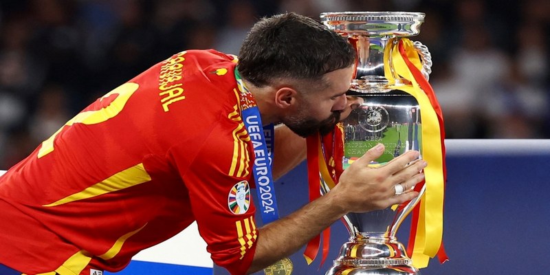 Carvajal cùng tuyển Tây Ban Nha vô địch EURO 2024